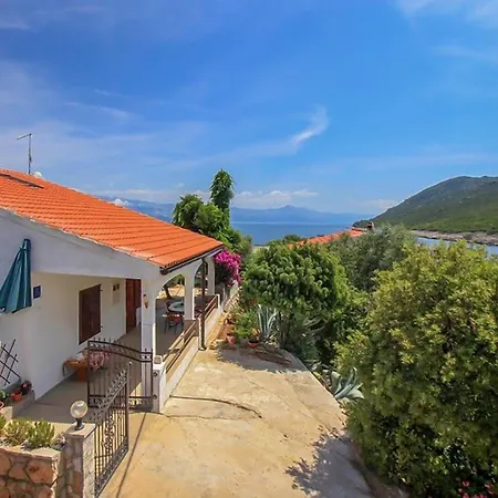 Lägenhet 2 Bedroom Gorgeous In Gdinj