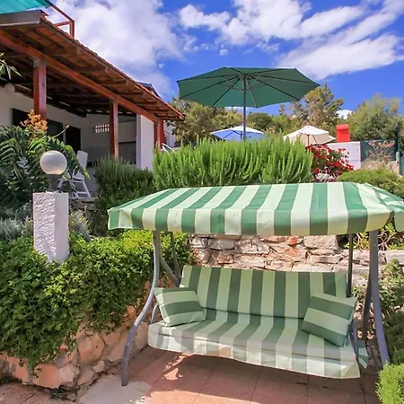 2 Bedroom Gorgeous In Lägenhet