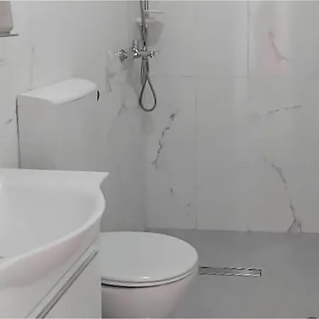 2 Bedroom Gorgeous In