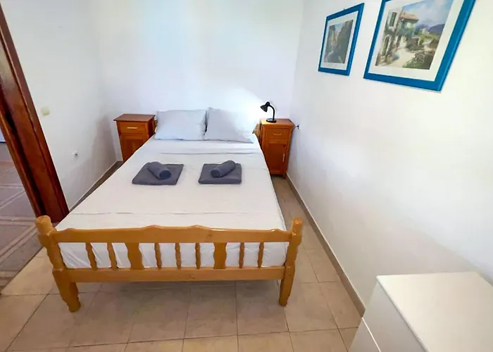 2 Bedroom Gorgeous In *