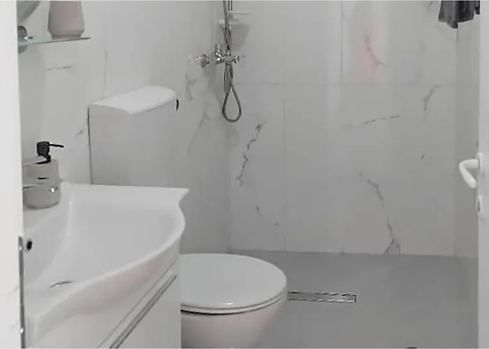 2 Bedroom Gorgeous In