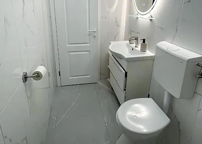 2 Bedroom Gorgeous In * Gdinj